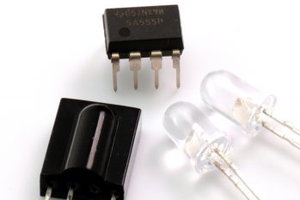 Kurs elektroniki II – #9 – czujnik przeszkód, sterownik serwa