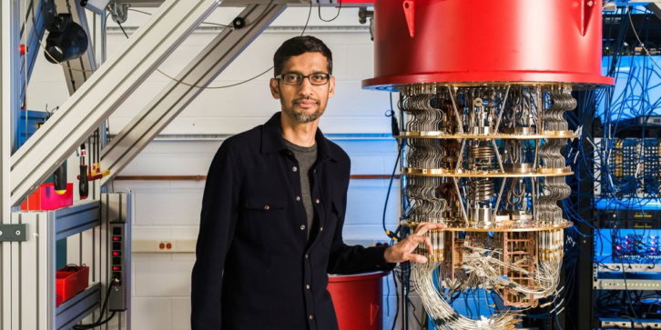 Sundar Pichai prezentujący komputer kwantowy