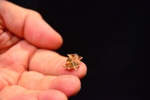 Robot origami w skali mikro