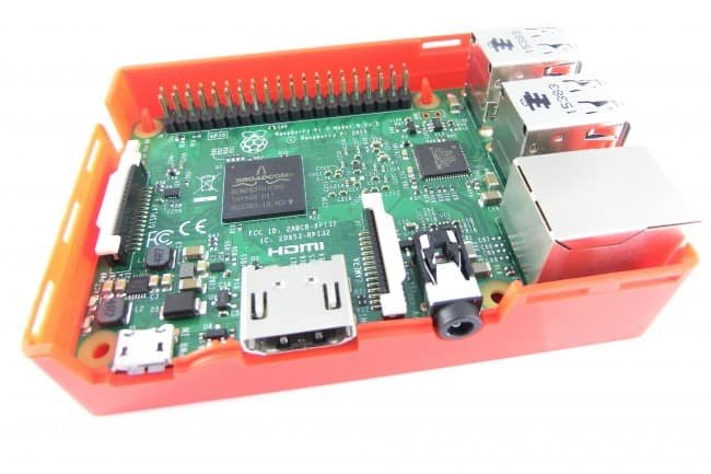 Raspberry Pi model 3 w obudowie..