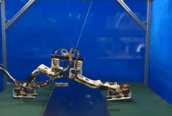 Niezwykle oryginalny robot kroczący z turbinami w stopach!