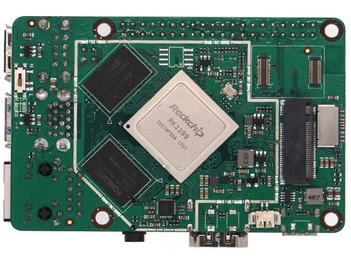 Na spodzie Rock Pi można znaleźć między innymi procesor, pamięci RAM, złącze eMMC, M.2 i MicroSD