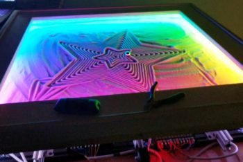 Arduino steruje ploterem do piasku, który tworzy dzieła sztuki