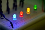 Kurs elektroniki – #6 – diody krzemowe oraz świecące (LED)