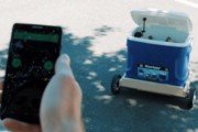 Mobilna lodówka DIY, która będzie Was śledzić dzięki Arduino