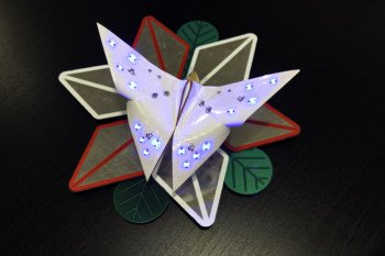 Motyl origami wykonany z elastycznego PCB