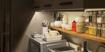 Taśmy LED. Jak dobrać oświetlenie do kuchni lub warsztatu?