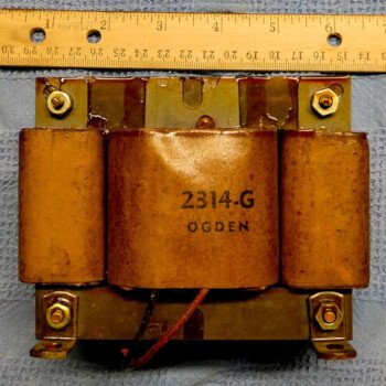 Przykładowy wzmacniacz magnetyczny (zdjęcie: Doodybutch, CC BY-SA 4.0)