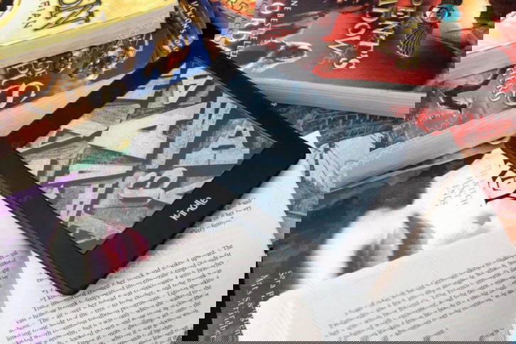 Kindle to jeden z produktów, który sprawił, że ekrany e-papierowe znalazły się w milionach domów
