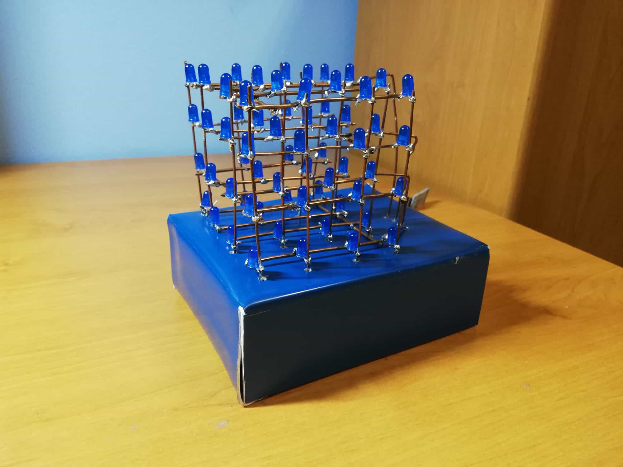 Led Cube(4x4x4) sterowany ze smartphona