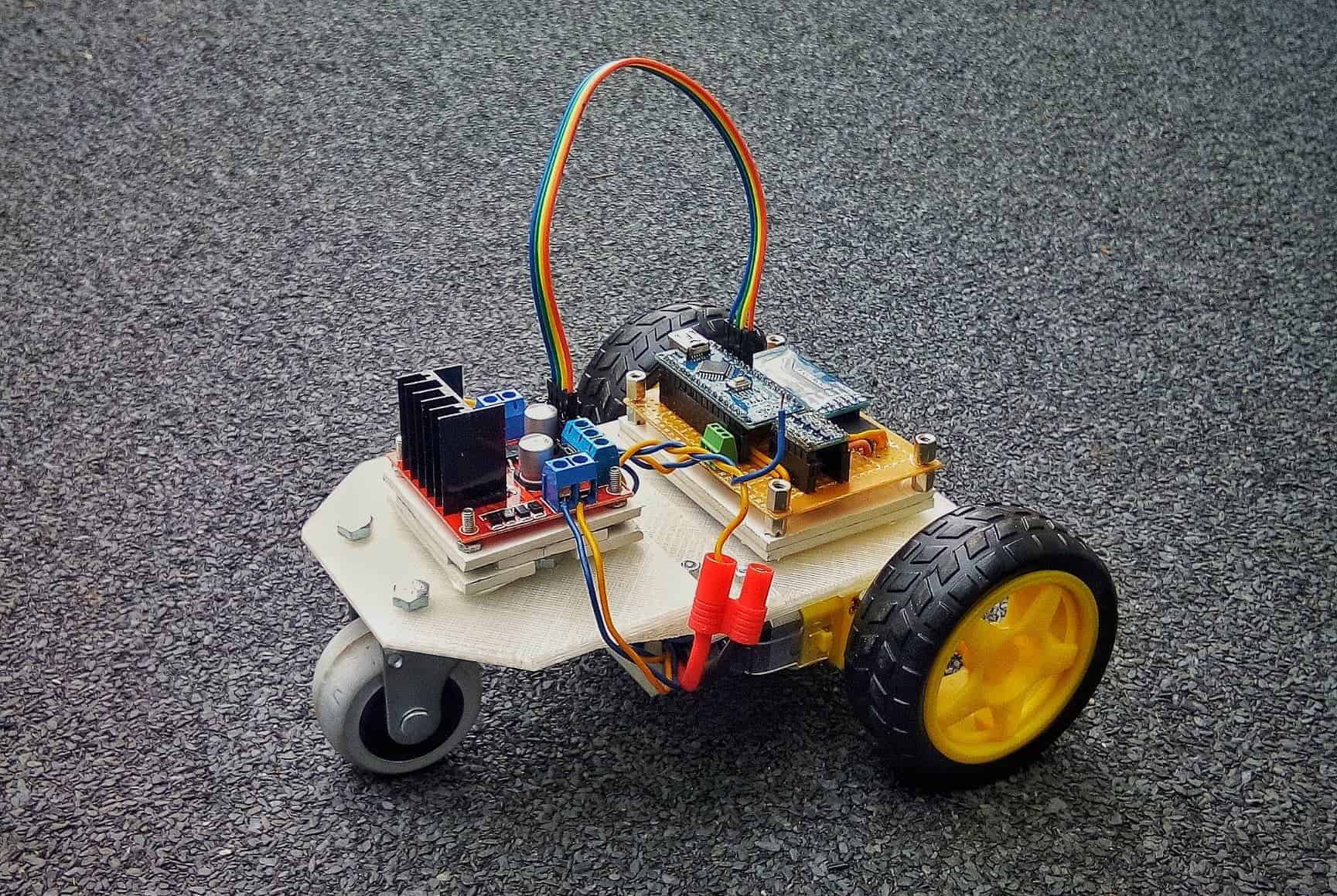 Moon - Pojazd sterowany za pomocą Bluetooth
