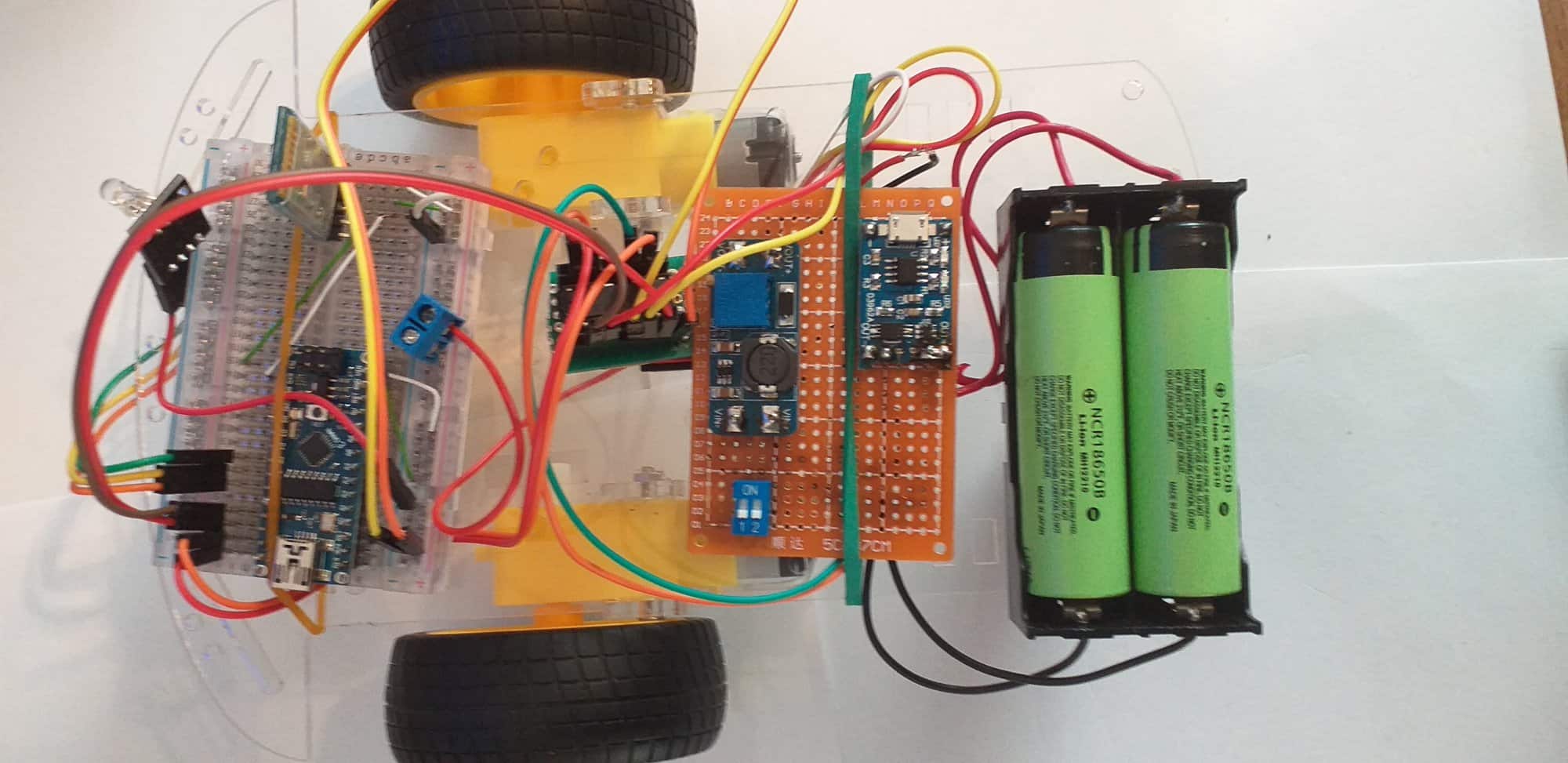 Robot sterowany poprzez Bluetooth "BPJ1"