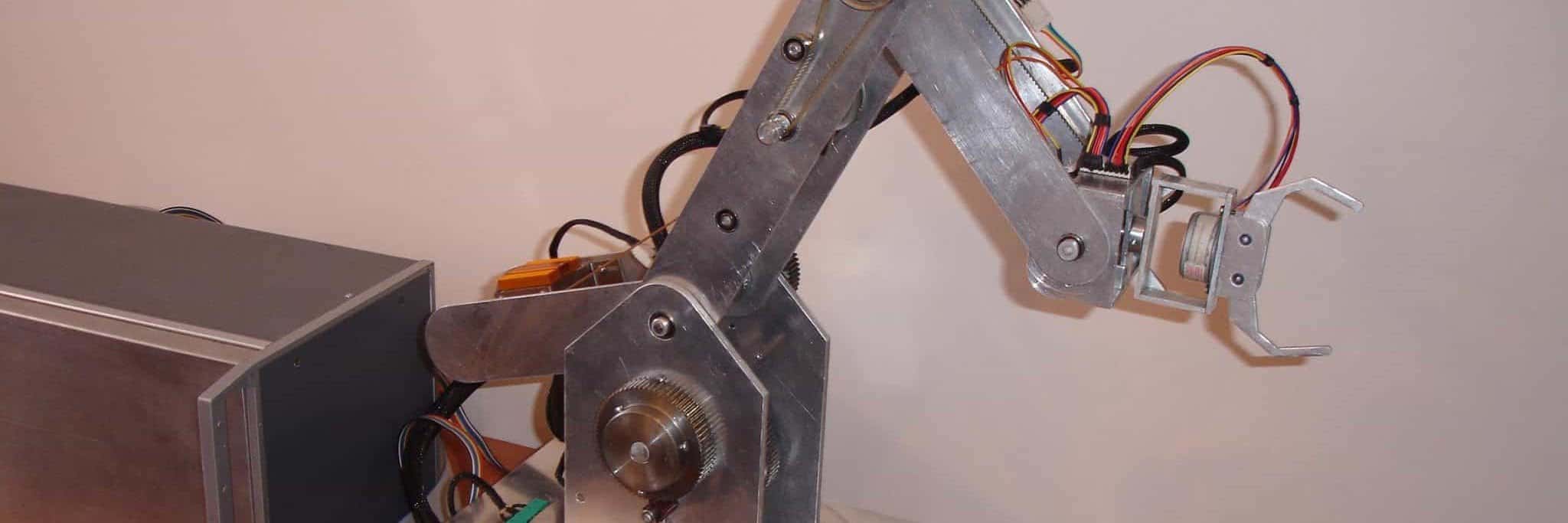 Sterowane ramię robota - Qbot