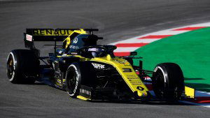 Renault.thumb.jpg.5cc5ca2227f8394ec57ad0b8e269e60c.jpg