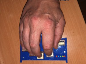 chord_hand.thumb.jpg.38fa0bcb265aac5ae08c1990b4f527cb.jpg