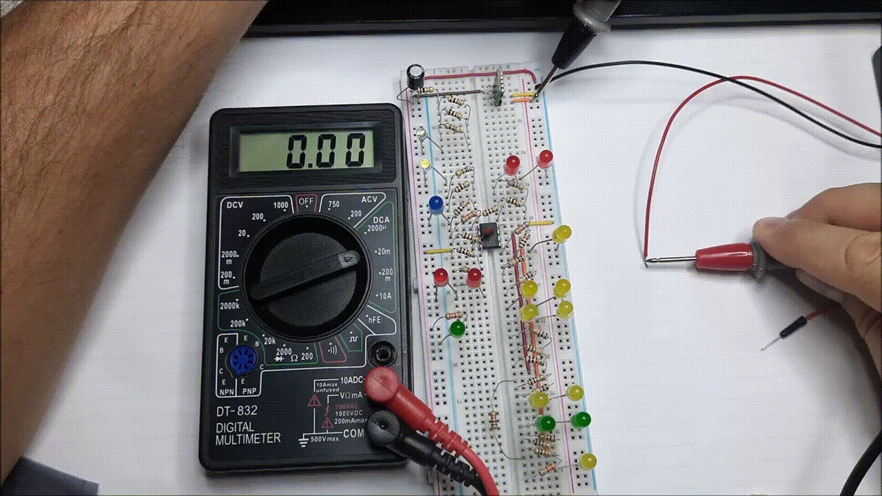 304558383_ATTINY25_BAZA_UKAD.thumb.gif.2f647b66933f9fd9040fc3ce6e68ab7a.gif