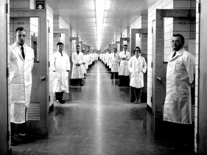 BellLabCoats.thumb.jpg.461f4b6664d9797f89f03940880c2f5d.jpg