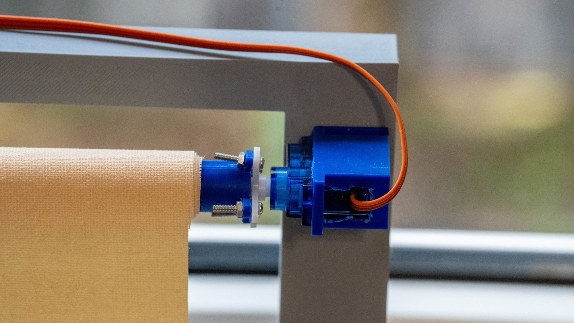 Automatyczna roleta z czujnikiem światła na Arduino