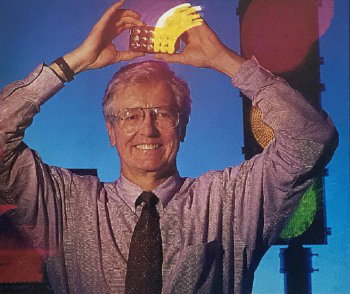 man-holding-panel-with-6-by-3-array-of-leds-over-his-head-with-both-hands.jpg.thumb.jpg.c9d1234c3de269fc52c6b7420ee177cf.jpg